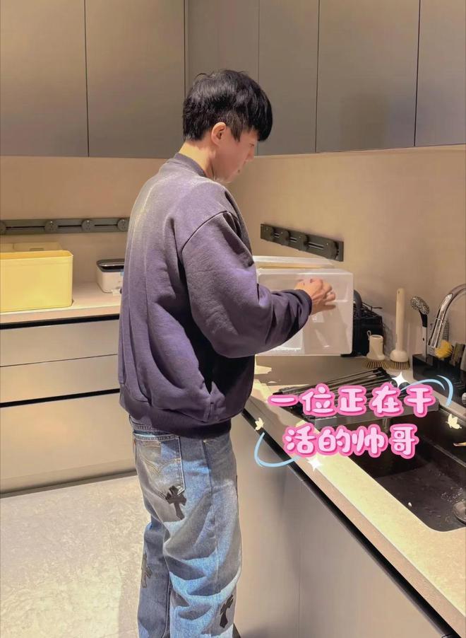 晒新房装修豪华有格调女儿房间粉嫩AG真人网页杜淳一家搬新家老婆(图7)