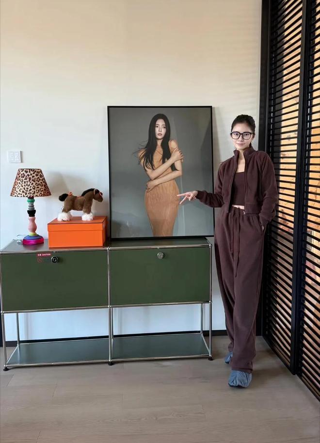 晒新房装修豪华有格调女儿房间粉嫩AG真人网页杜淳一家搬新家老婆(图9)