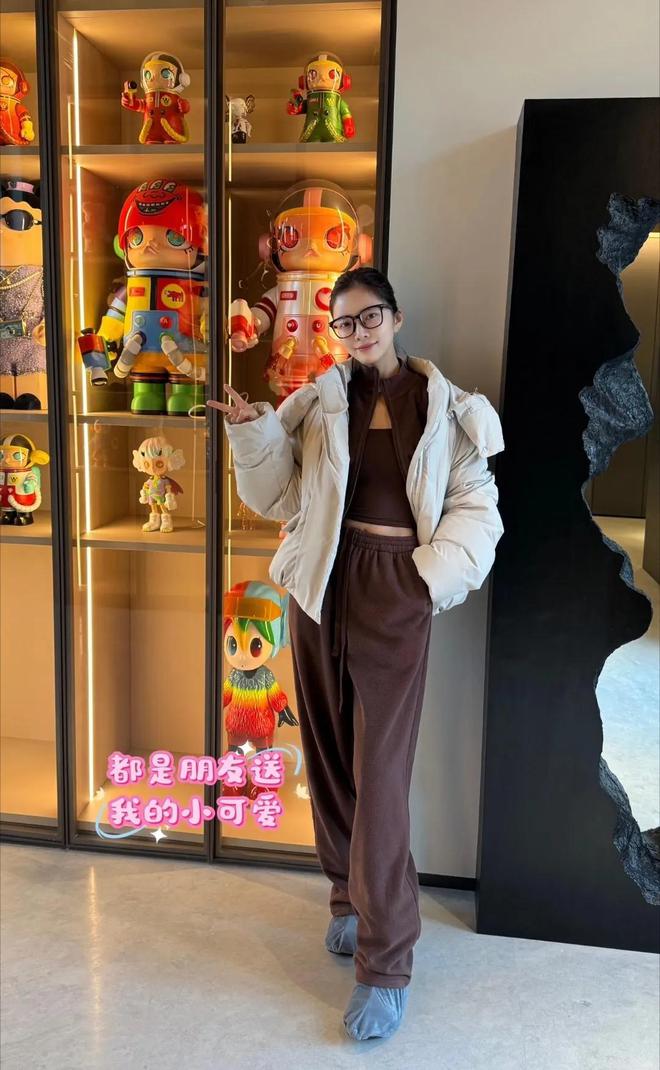 晒新房装修豪华有格调女儿房间粉嫩AG真人网页杜淳一家搬新家老婆(图5)